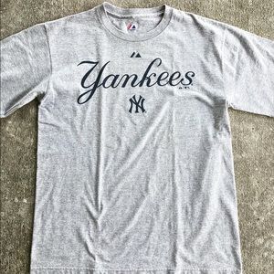 Yankees tshirt